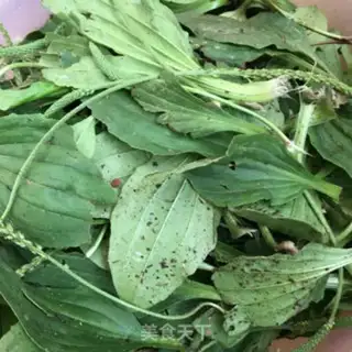 Make Dry tea in front of the car step 1