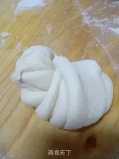 Make Fancy buns step 5