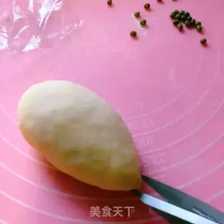 Make A hedgehog bun step 9