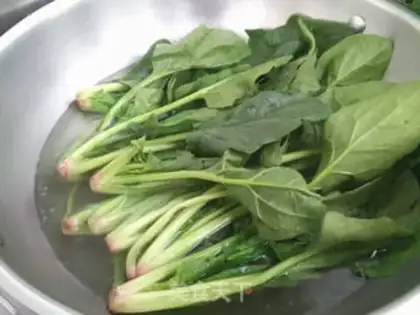Make Shrimp chow and spinach step 2