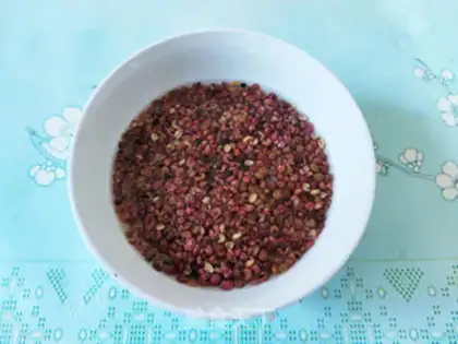 Make Homemade pepper oil step 0