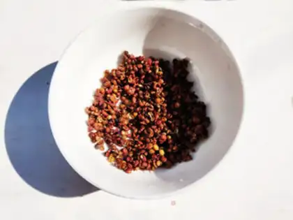Make Homemade pepper oil step 1