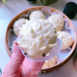 Make A hedgehog bun step 15