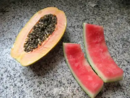 Make Watermelon peeled papayas step 0