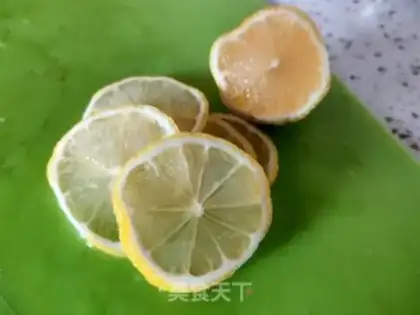 Make Lemon honey water step 2