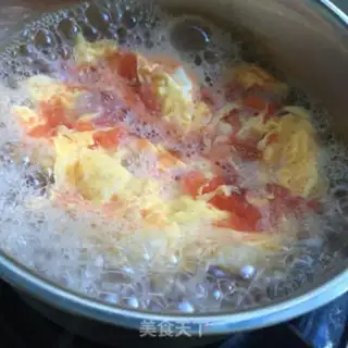 Make Low fat tomato egg soup step 6