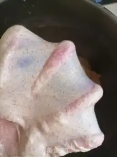 Make Black whole wheat toast in corn oil step 5