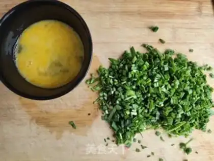 Make Cream fried eggs step 1