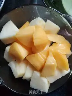 Make Apple peach salad step 1