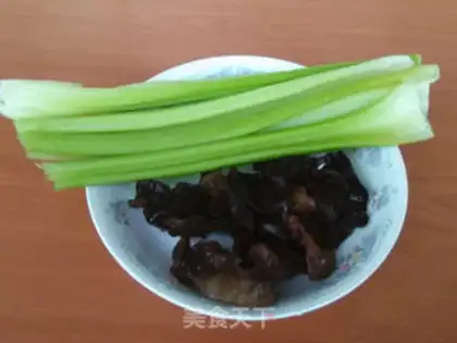 Make Celery with wood step 0