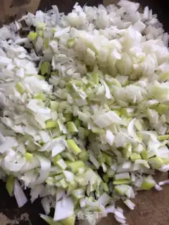 Make Onion pork pie step 1