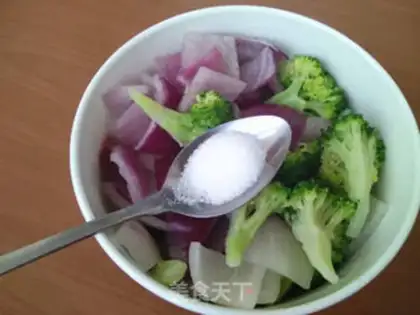 Make Orchid mixed onions step 4