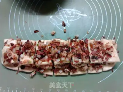 Make The hand tore the meat bread step 12