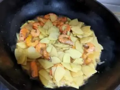 Make Crayfish and potatoes step 10