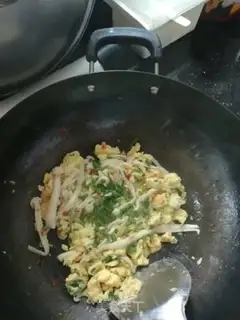 Make Spicy white mushroom fried eggs step 7