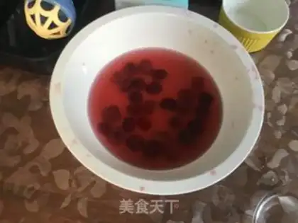 Make Cherry cocktails step 2