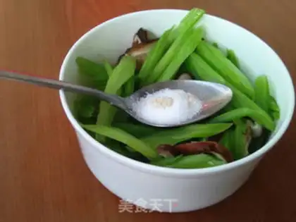 Make Celery with mushrooms step 6