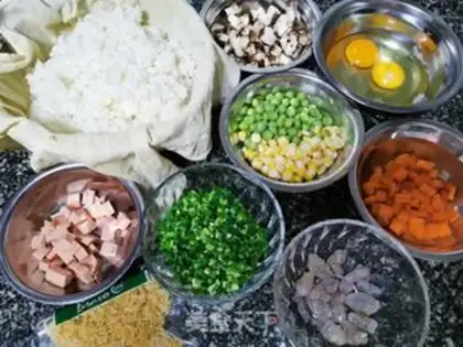Make Yangzhou fried rice step 0