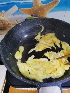 Make Fried eggs step 4