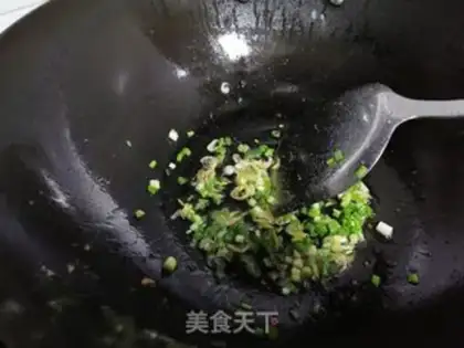 Make Yangzhou fried rice step 5