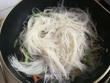 Make Vegetable noodles step 3