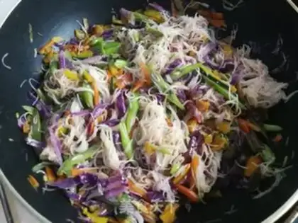 Make Vegetable noodles step 4