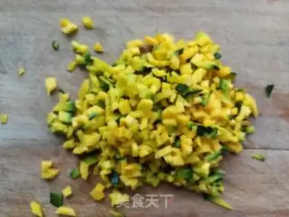 Make Pumpkin steamed eggs step 1