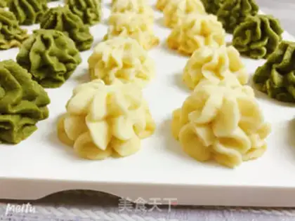 Make Cloud-top cookies step 1