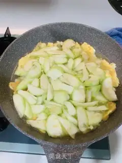 Make Pumpkin egg soup step 3