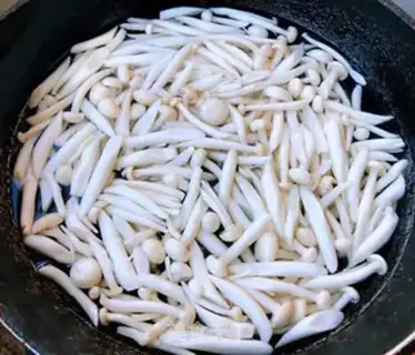 Make Celery carrots with white mushrooms step 1