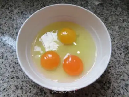 Make Pumpkin fried eggs step 1