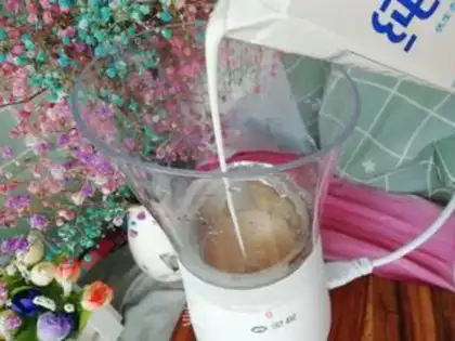 Make Black sugar rose milk tea step 4