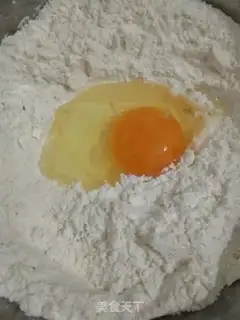 Make Egg pancakes step 1
