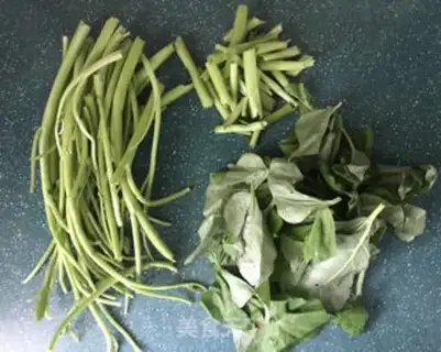Make Garlic cabbage step 1