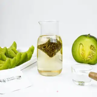 Make The emerald summer smoothies step 1