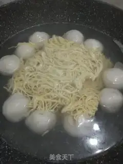 Make Soup and fried noodles step 2