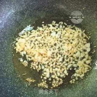 Make Garlic fan sap step 10