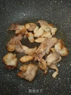 Make cucumber fried meat step 1