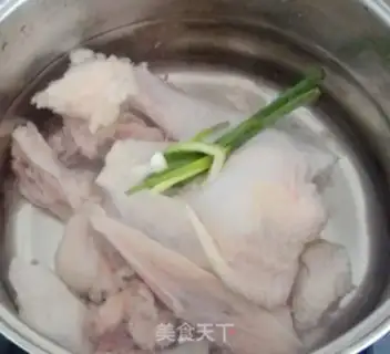 Make The cold hand tore the chicken step 0