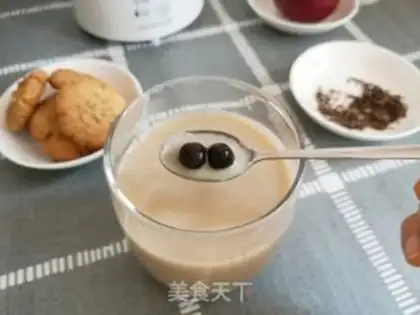 Make Homemade pearl milk tea step 8