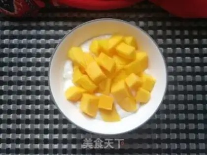 Make Peach mango yogurt bowl step 6