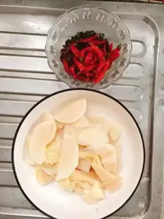 Make Spicy acetate step 1