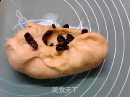 Make Triple milk raisin braid bread step 4