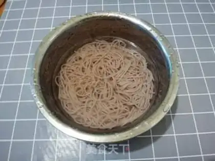 Make Meat and bean red rice step 2