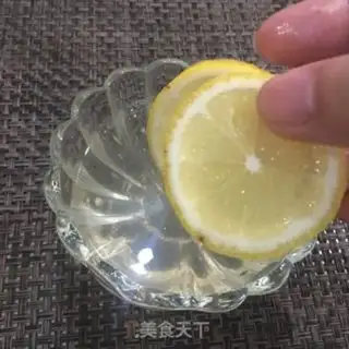 Make Ice-cold lemon honey water step 5