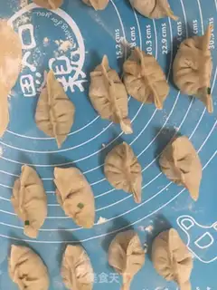 Make Cream egg fan shrimp skin step 5