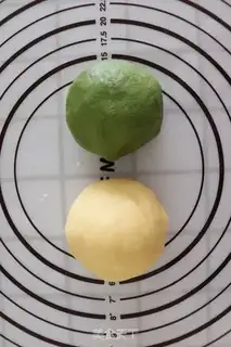 Make A turtle pineapple bag step 4