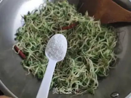 Make Jealousy bean sprouts step 6