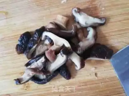 Make Four seasons of bean meat step 1