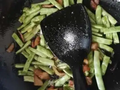 Make Four seasons of bean meat step 8